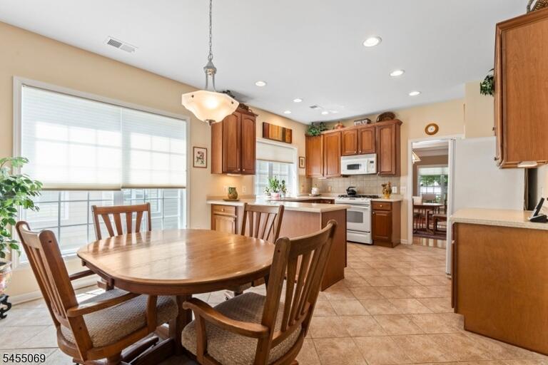 Property listing MLS 4050208 photo 19