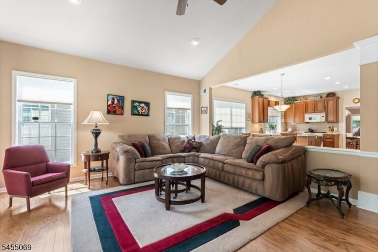 Property listing MLS 4050208 photo 22