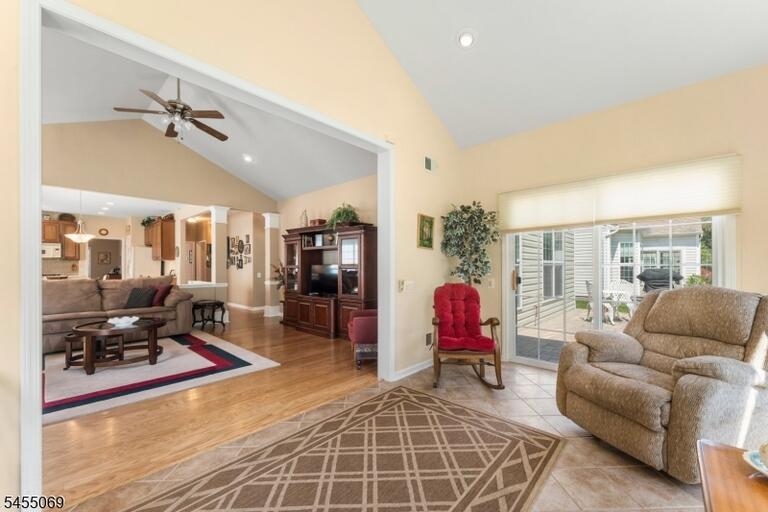 Property listing MLS 4050208 photo 23