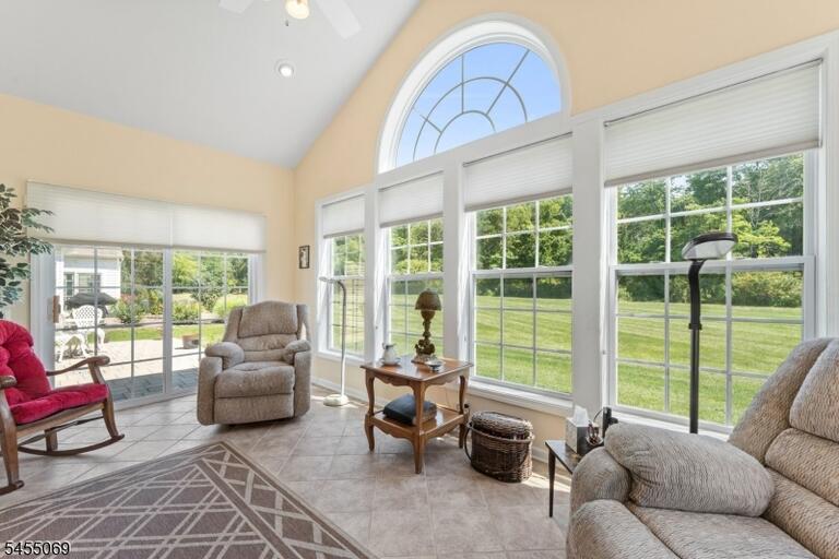 Property listing MLS 4050208 photo 24