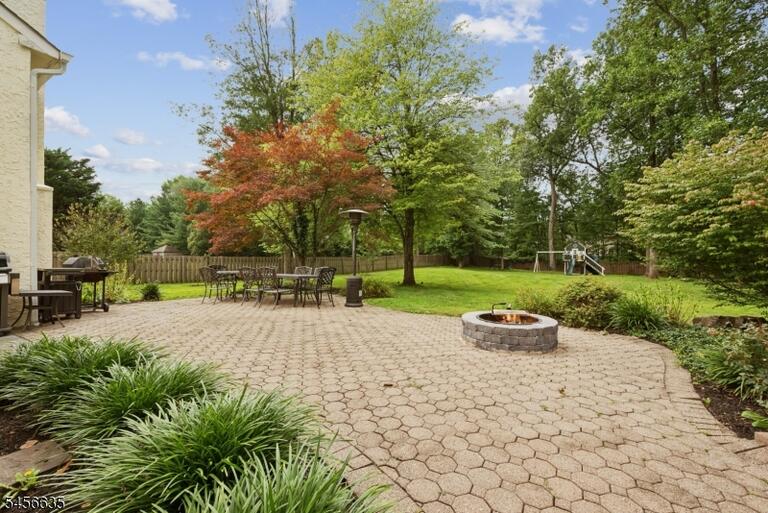 Property listing MLS 4050209 photo 3