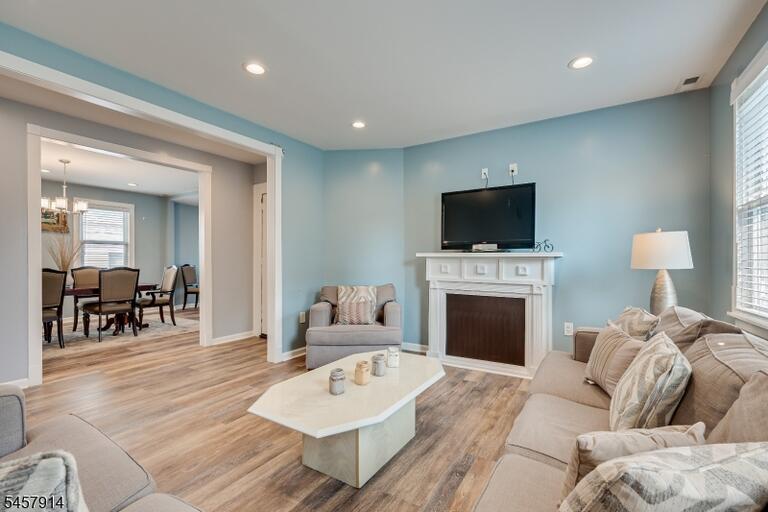Property listing MLS 4050212 photo 10