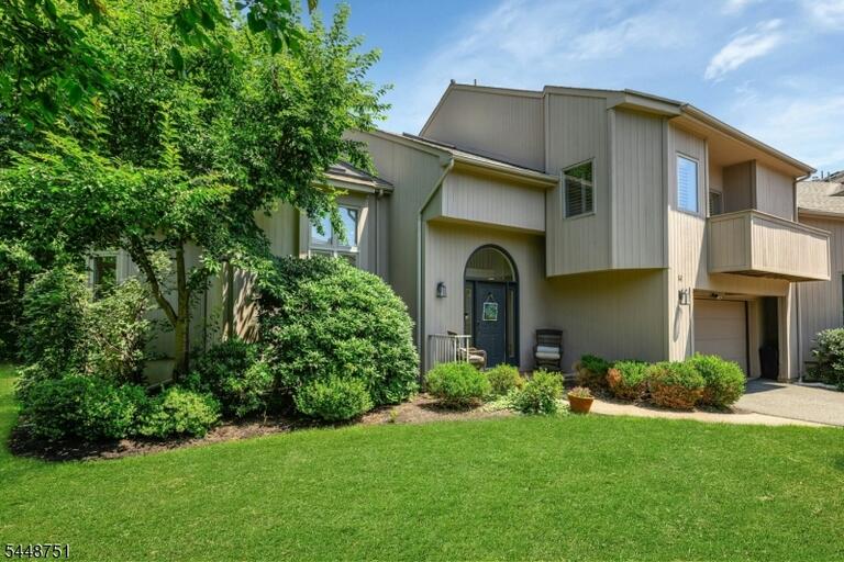 Property listing MLS 4050220 photo 2