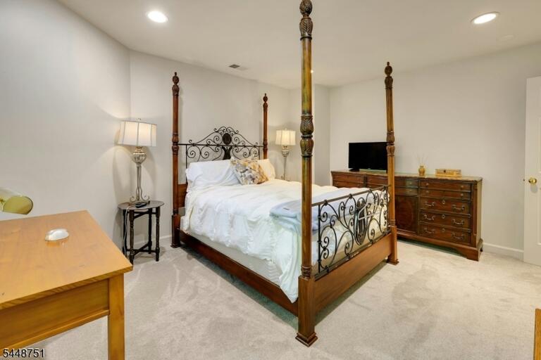 Property listing MLS 4050220 photo 28