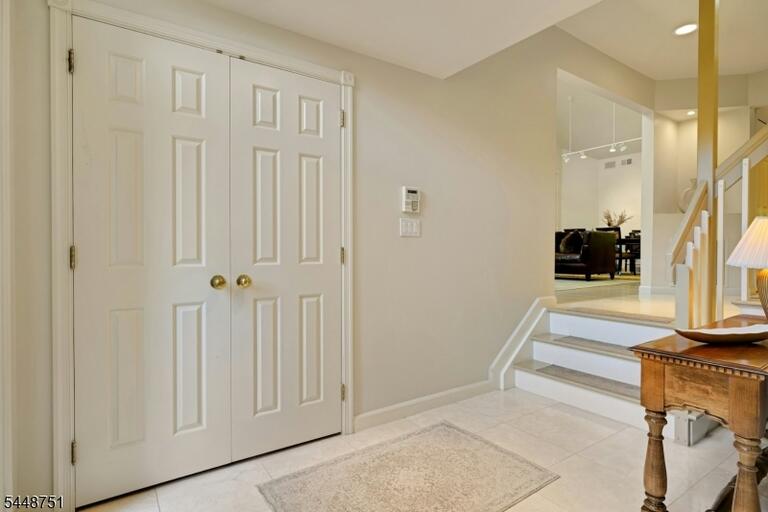 Property listing MLS 4050220 photo 4