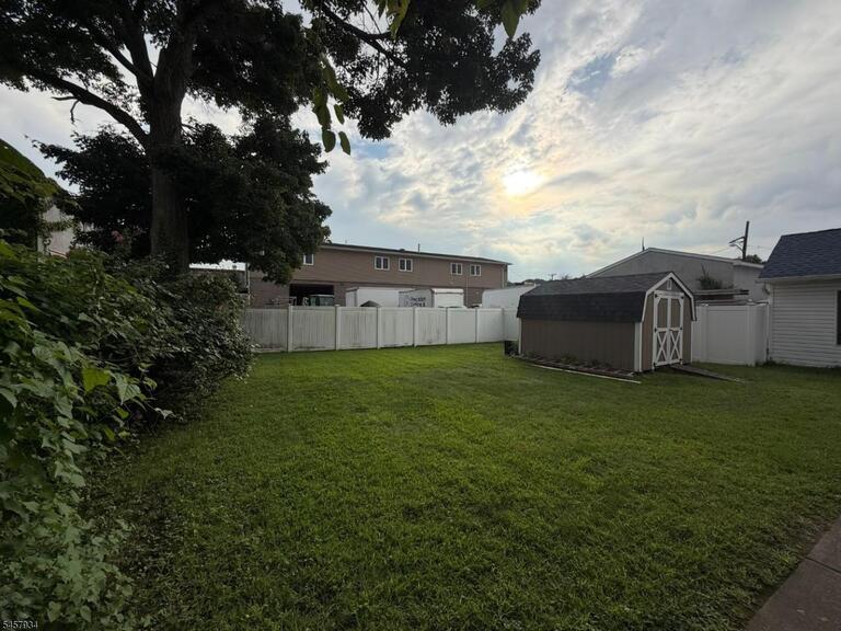 Property listing MLS 4050227 photo 14