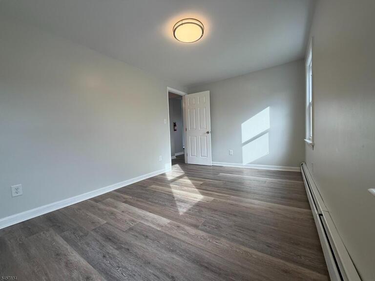 Property listing MLS 4050227 photo 2