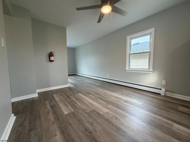 Property listing MLS 4050227 photo 8