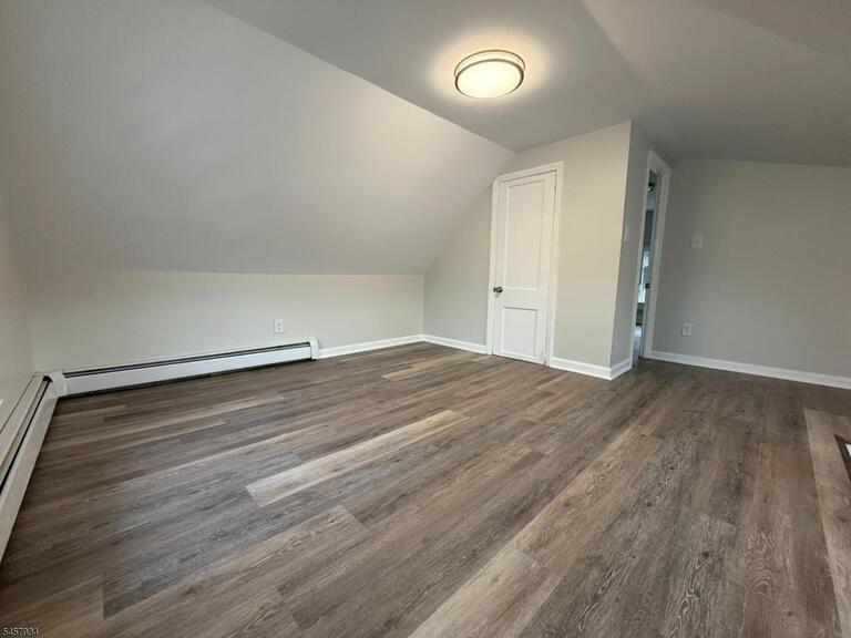 Property listing MLS 4050227 photo 9