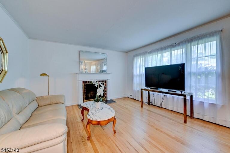 Property listing MLS 4050231 photo 11