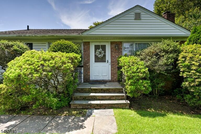 Property listing MLS 4050231 photo 4
