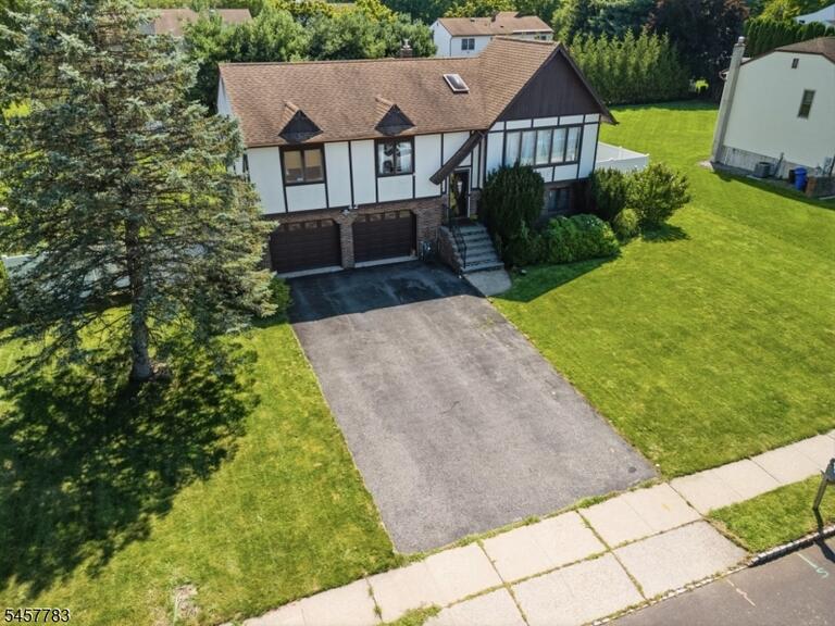 Property listing MLS 4050239 photo 2