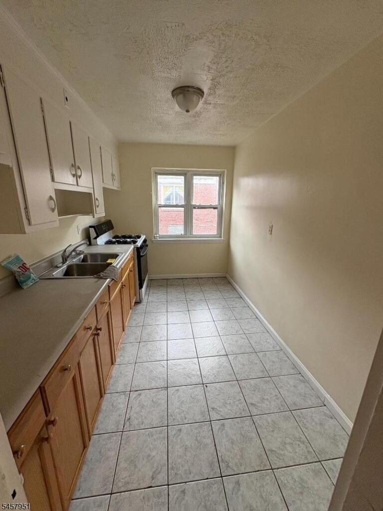 Property listing MLS 4050243 photo 4