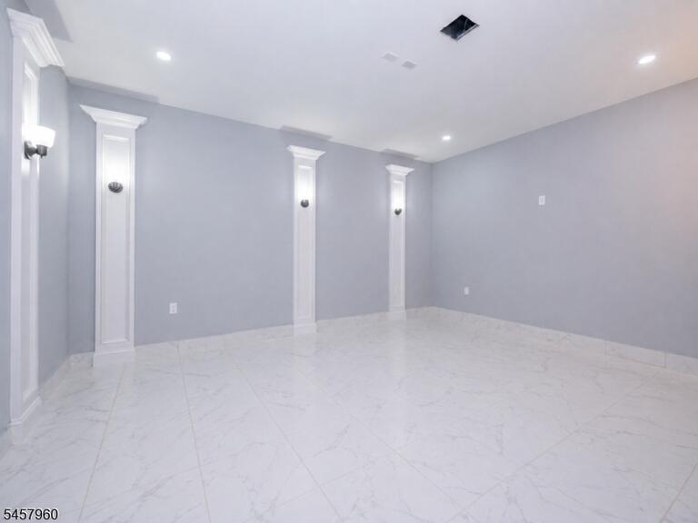 Property listing MLS 4050248 photo 41