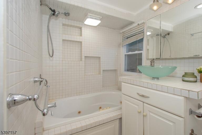 Property listing MLS 4050253 photo 20