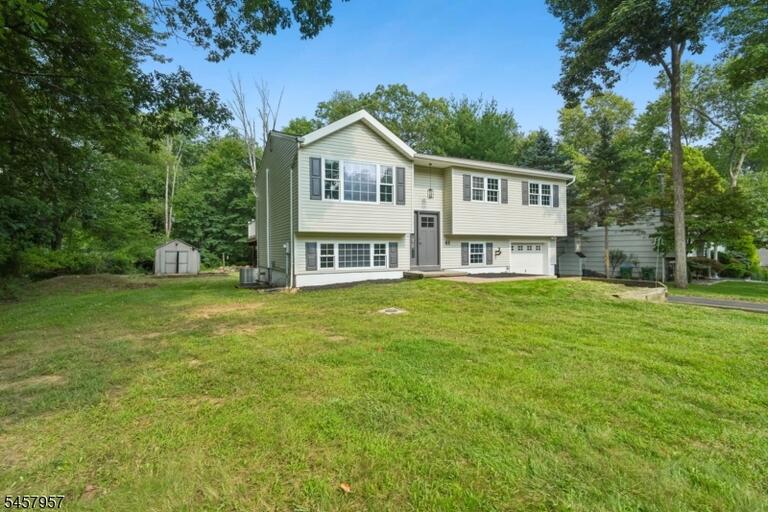 Property listing MLS 4050255 photo 2