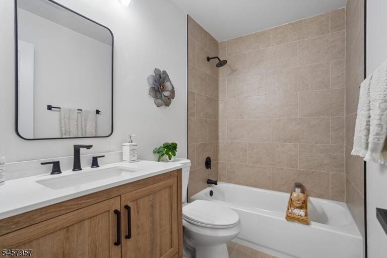 Property listing MLS 4050255 photo 22