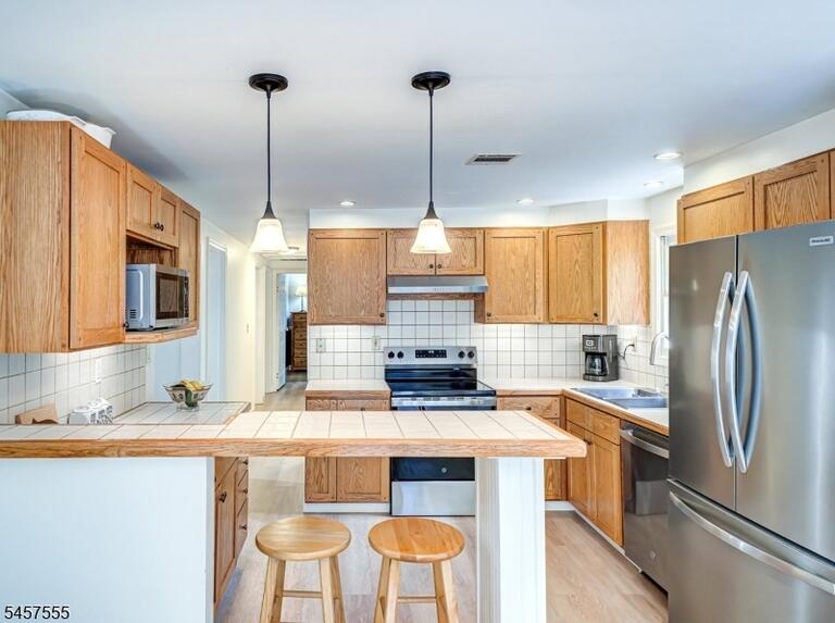 Property listing MLS 4050291 photo 10