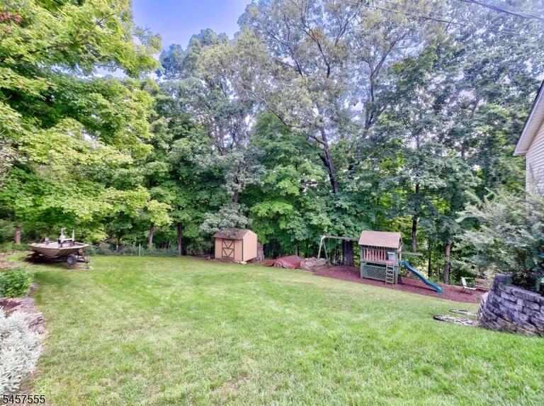Property listing MLS 4050291 photo 32
