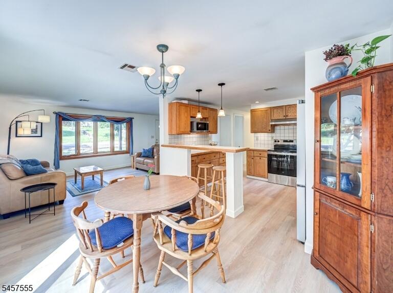 Property listing MLS 4050291 photo 9