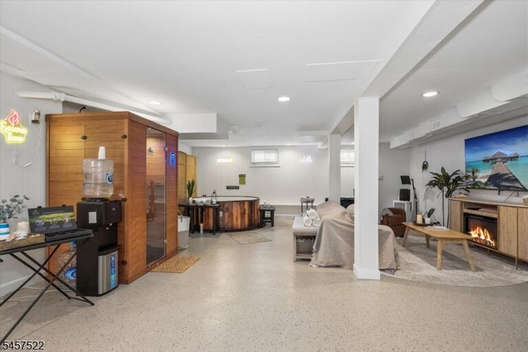 Property listing MLS 4050303 photo 27