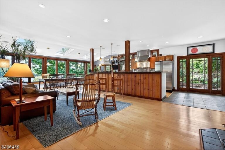Property listing MLS 4050310 photo 15