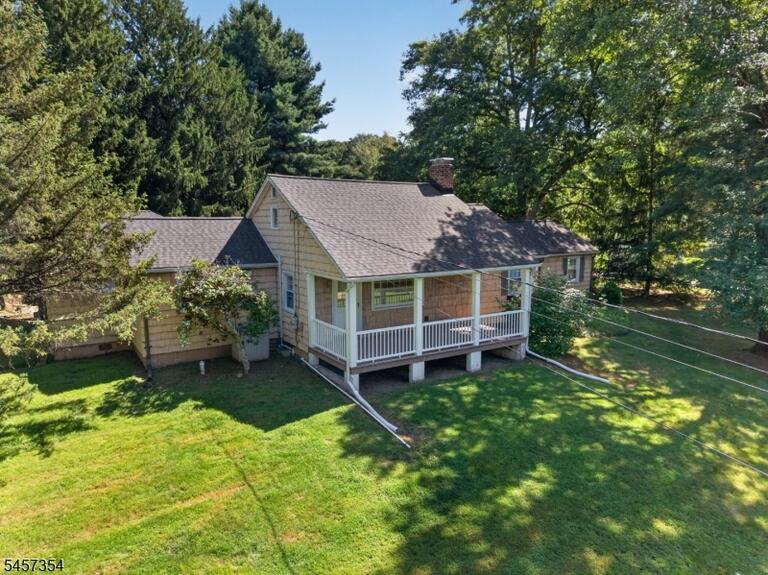 Property listing MLS 4050325 photo 1