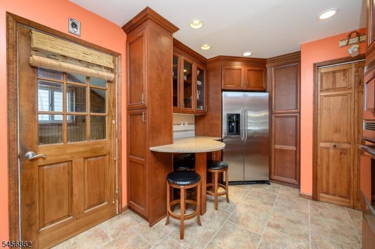 Property listing MLS 4050358 photo 11