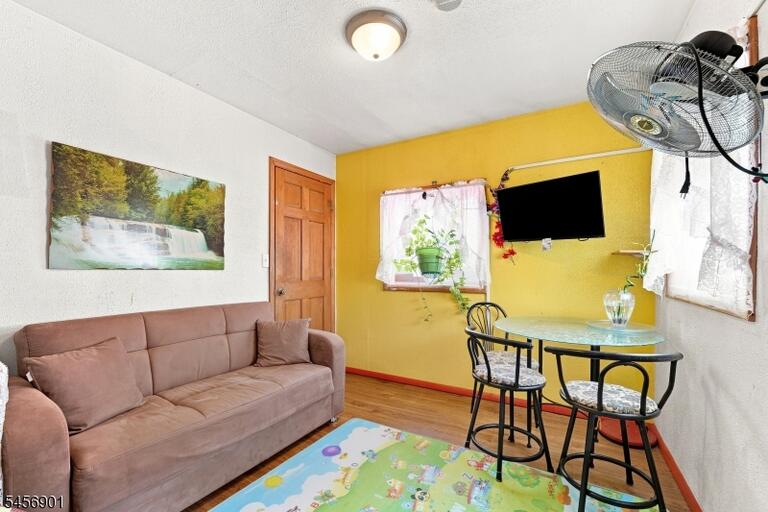 Property listing MLS 4050430 photo 11