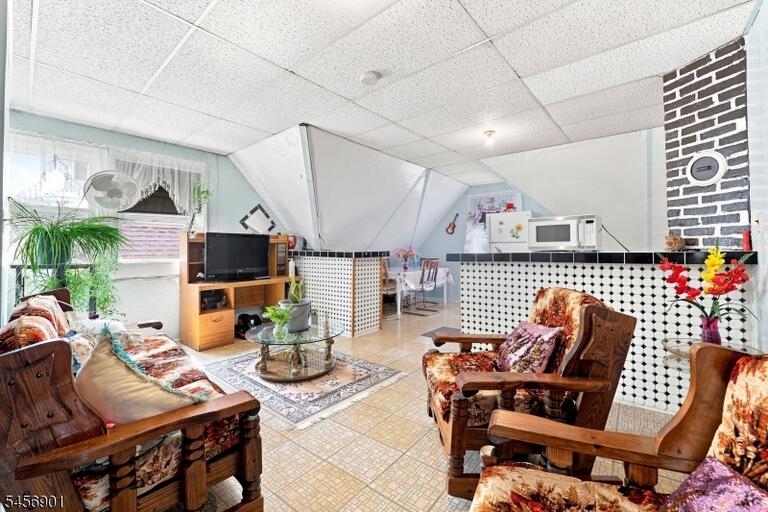 Property listing MLS 4050430 photo 23