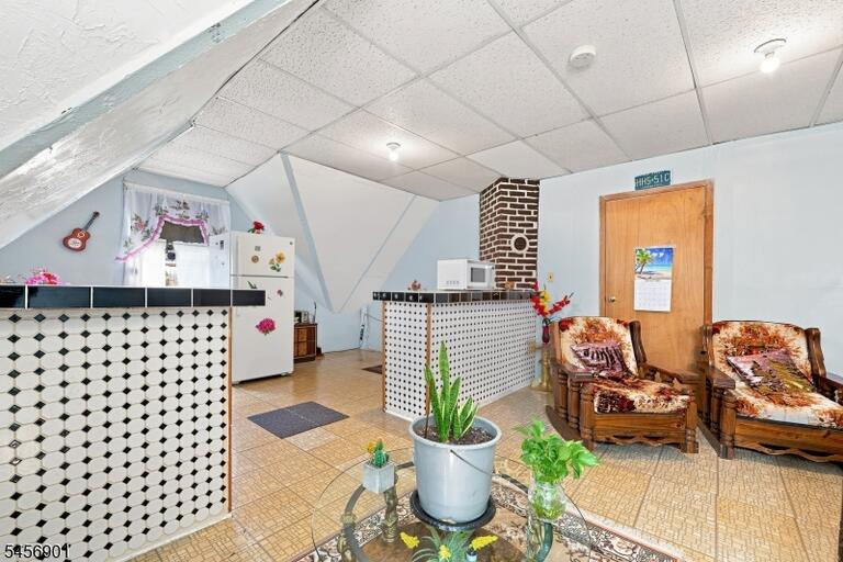 Property listing MLS 4050430 photo 24