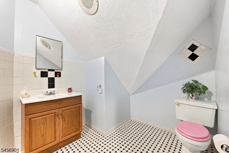 Property listing MLS 4050430 photo 26