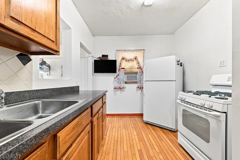 Property listing MLS 4050430 photo 7