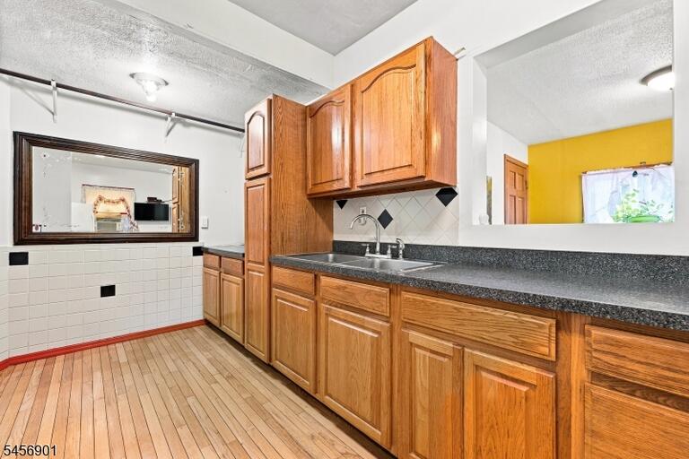 Property listing MLS 4050430 photo 9