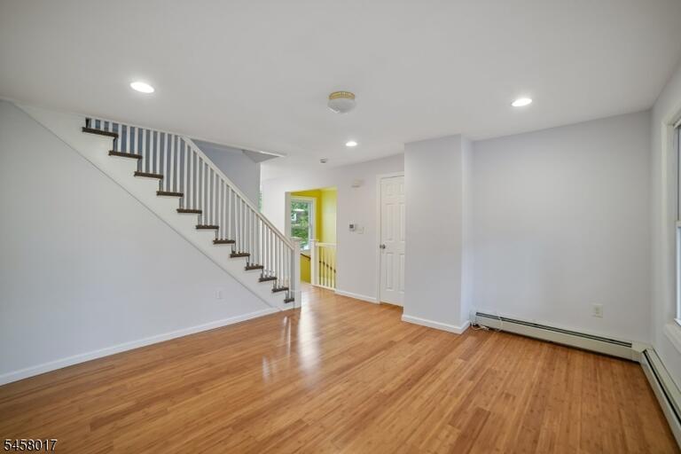 Property listing MLS 4050458 photo 4